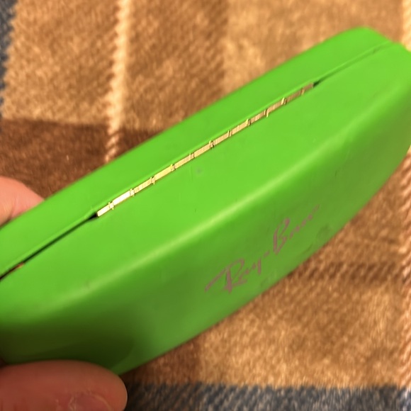 Ray-Ban Vibrant Green Eyewear Case - Picture 4 of 8